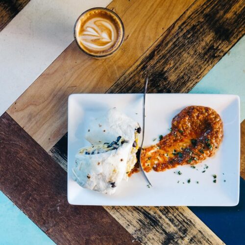 table-coffee-wood-leaf-restaurant-latte-885540-pxhere.com
